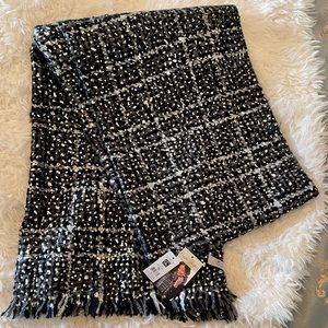 ❤️HOST PICK! ❤️ Charlie Paige Scarf!  Shimmery and Beautiful!